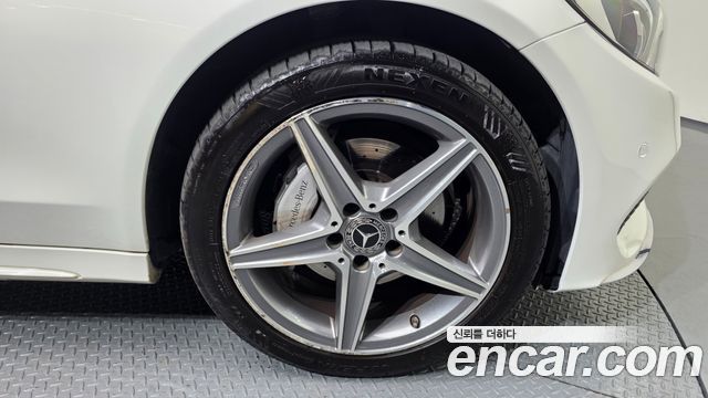 Mercedes-Benz C-Class 2018 — photo 7