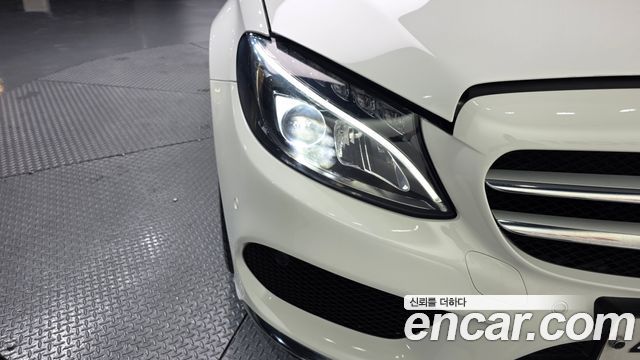 Mercedes-Benz C-Class 2018 — photo 8