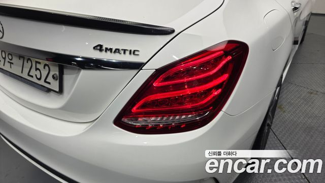 Mercedes-Benz C-Class 2018 — photo 9