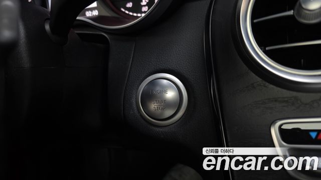 Mercedes-Benz C-Class 2018 — photo 29