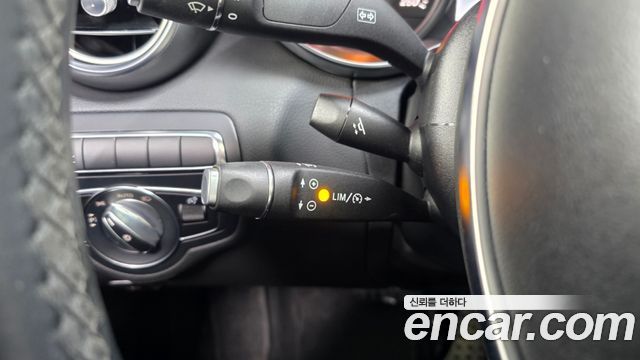 Mercedes-Benz C-Class 2018 — photo 30