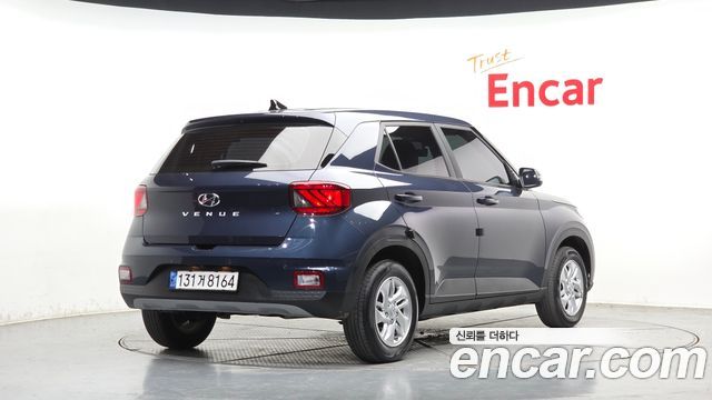 Hyundai Venue 2022 — photo 2
