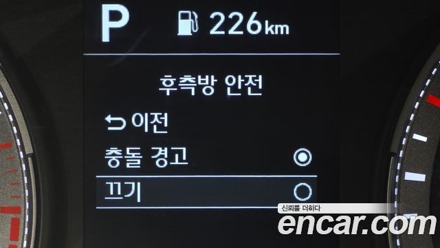 Hyundai Venue 2022 — photo 17