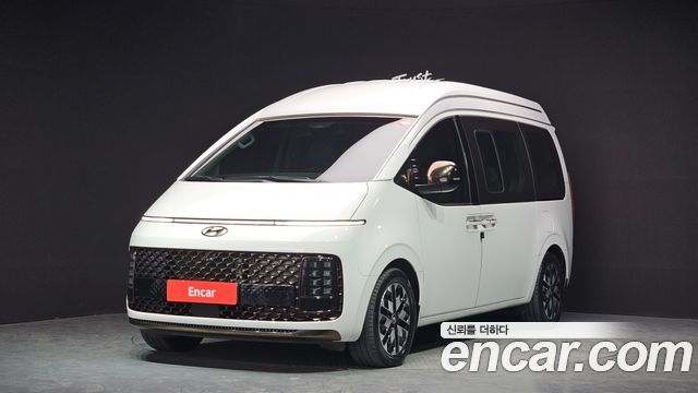 Hyundai Staria 2023 — photo 1