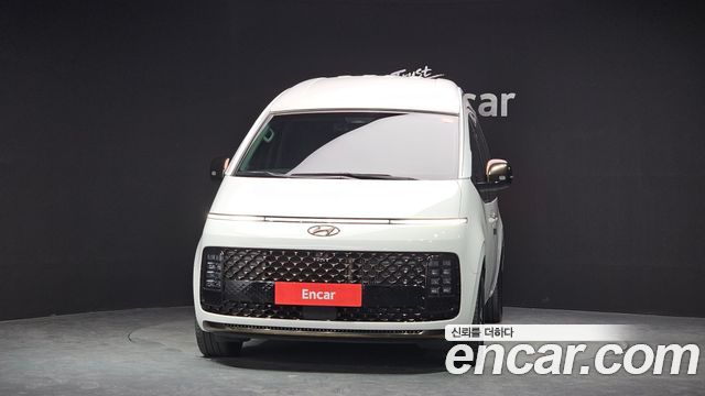 Hyundai Staria 2023 — photo 3