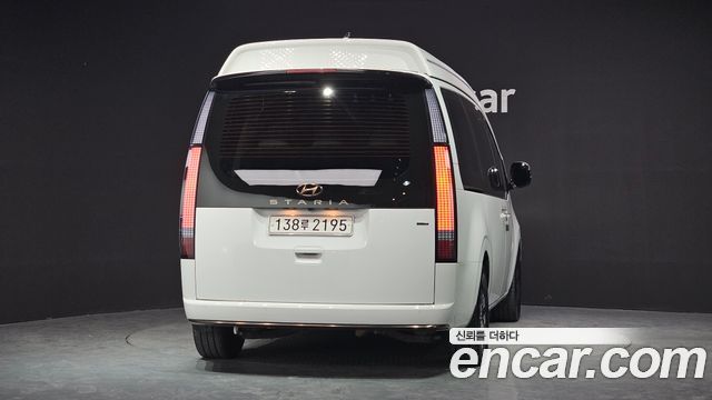 Hyundai Staria 2023 — photo 4