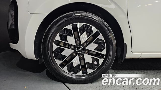 Hyundai Staria 2023 — photo 5