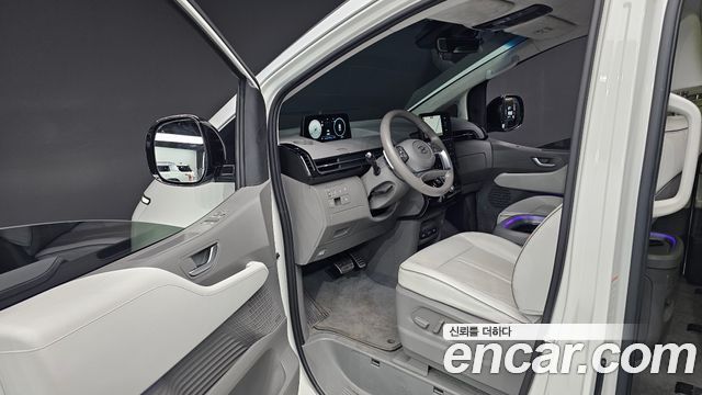 Hyundai Staria 2023 — photo 13