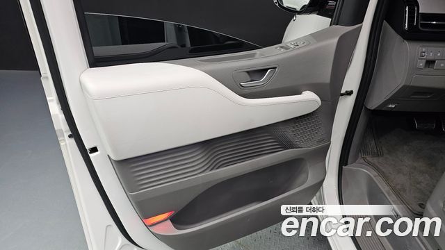 Hyundai Staria 2023 — photo 14