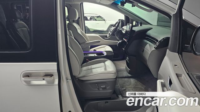 Hyundai Staria 2023 — photo 16