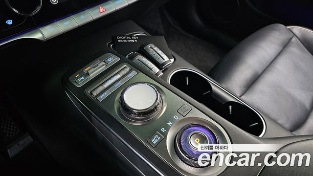Genesis GV70 2022 — photo 12