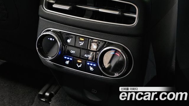 Genesis GV70 2022 — photo 23