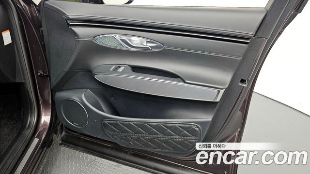 Genesis GV70 2022 — photo 14