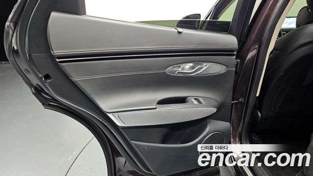 Genesis GV70 2022 — photo 15
