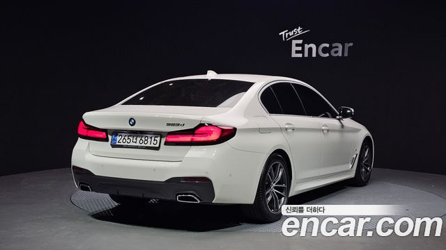 BMW 5-Series 2021 — photo 2