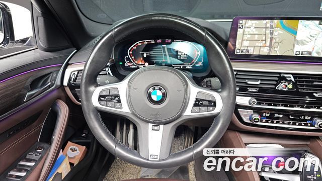 BMW 5-Series 2021 — photo 14