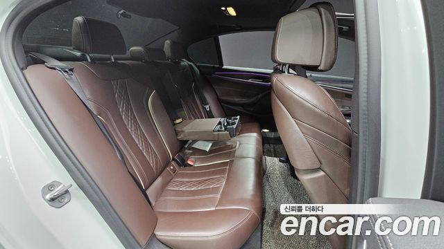 BMW 5-Series 2021 — photo 19