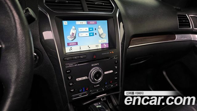Ford Explorer 2018 — photo 20