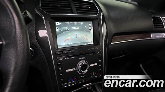 Ford Explorer 2018 — photo 22