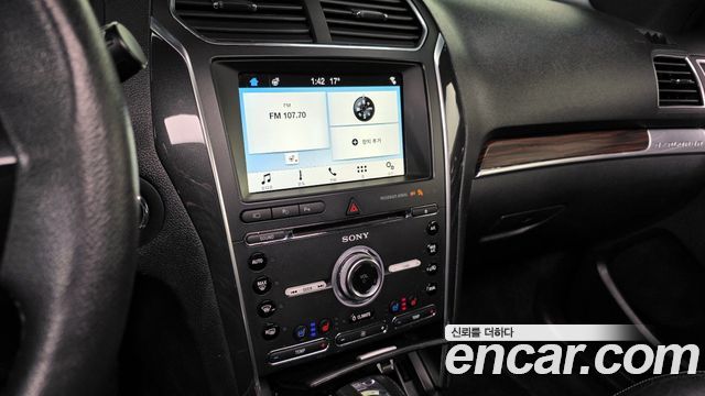 Ford Explorer 2018 — photo 33