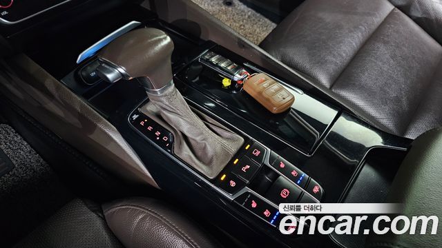 Kia K7 2018 — photo 9