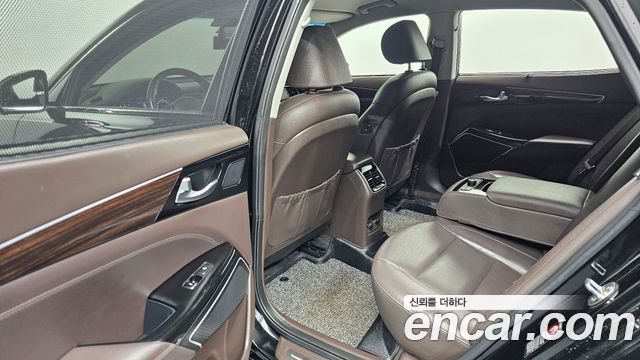 Kia K7 2018 — photo 11
