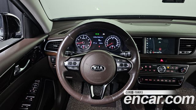 Kia K7 2018 — photo 15