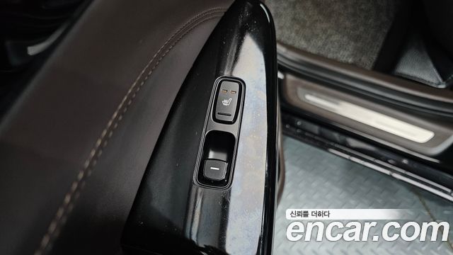 Kia K7 2018 — photo 19