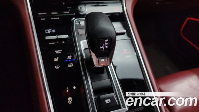 Porsche Panamera 2018 — photo 9