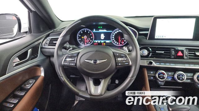 Genesis G70 2019 — photo 18