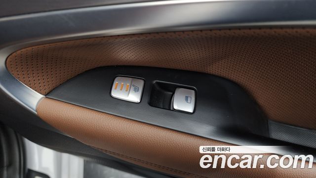 Genesis G70 2019 — photo 24