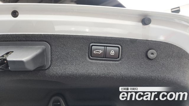Genesis G70 2019 — photo 32