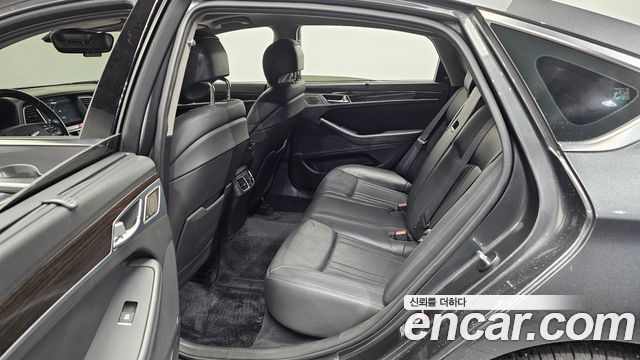 Genesis G80 2017 — photo 12