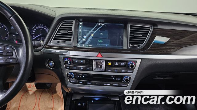 Genesis G80 2017 — photo 16