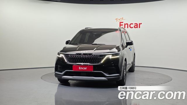 Kia Canival 2023 — photo 3