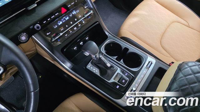 Kia Canival 2023 — photo 12