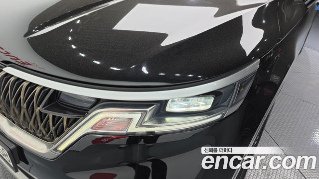 Kia Canival 2023 — photo 8