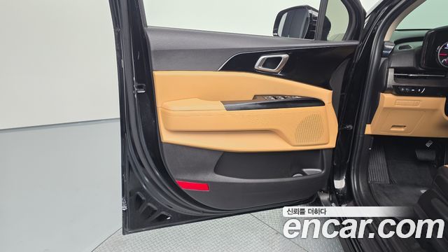 Kia Canival 2023 — photo 14
