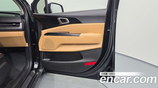 Kia Canival 2023 — photo 15