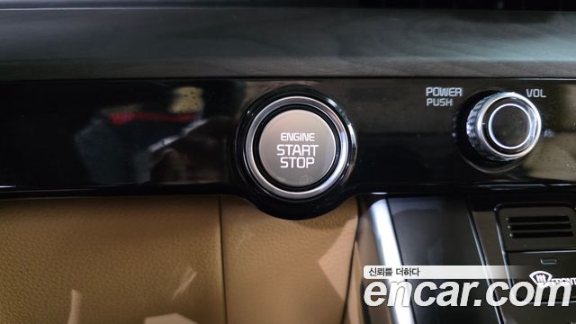 Kia Canival 2023 — photo 28