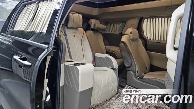 Kia Canival 2021 — photo 17