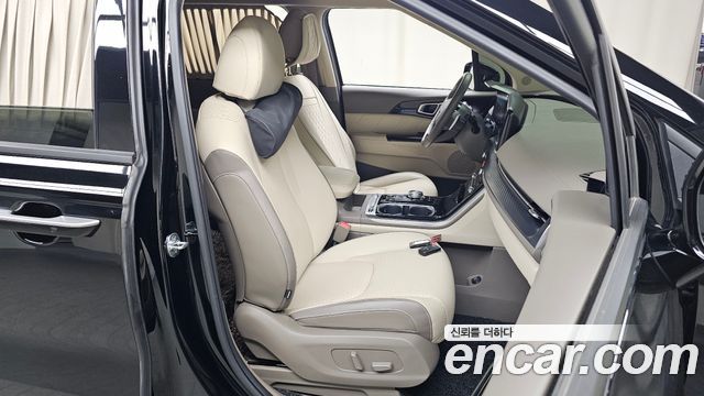 Kia Canival 2021 — photo 18