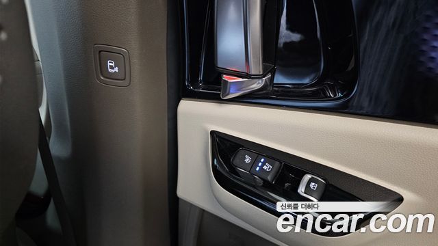 Kia Canival 2021 — photo 24