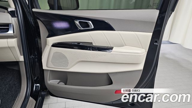 Kia Canival 2021 — photo 15