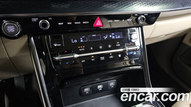 Kia Canival 2021 — photo 30