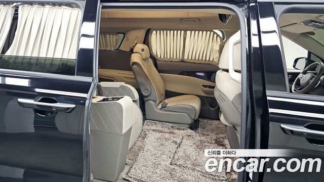 Kia Canival 2021 — photo 31