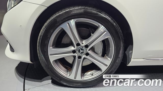 Mercedes-Benz E-Class 2018 — photo 5
