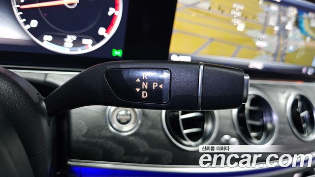 Mercedes-Benz E-Class 2018 — photo 9