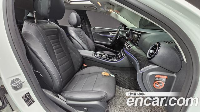 Mercedes-Benz E-Class 2018 — photo 10