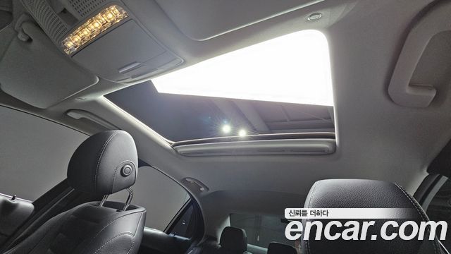 Mercedes-Benz E-Class 2018 — photo 12